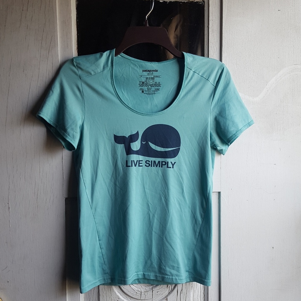 Patagonia xs whale tee